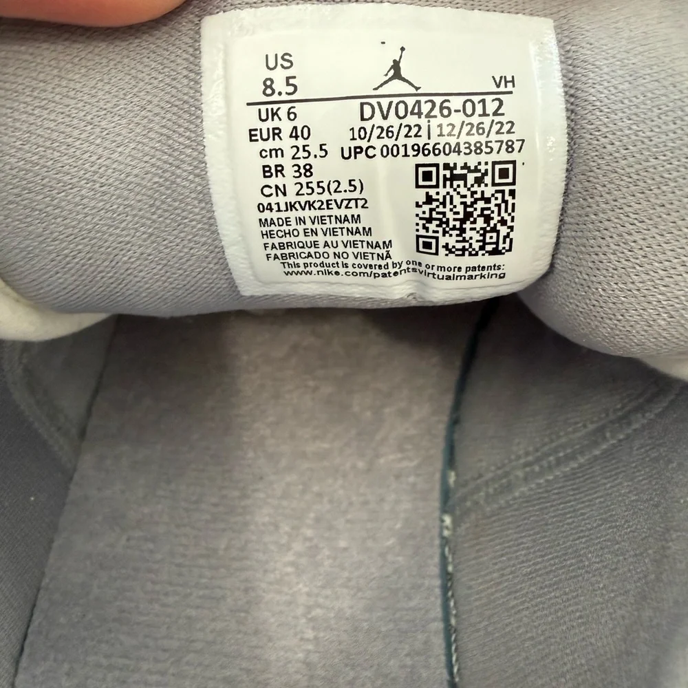 Nike  Air Jordan 1 low SE light steel Gray white Sneakers - Picture 8 of 9